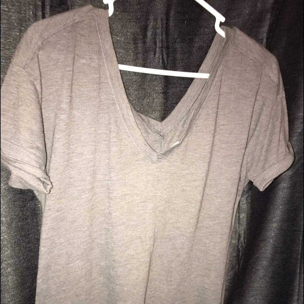 ☑️Solid Grey “SO” shirt!☑️